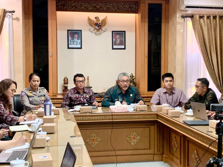 Presentasi Pembangunan Zona Integritas Menuju Wilayah Bebas Dari Korupsi (WBK) oleh UPTD. Pelayanan Pajak dan Retribusi Daerah Provinsi Bali di Kabupaten Tabanan