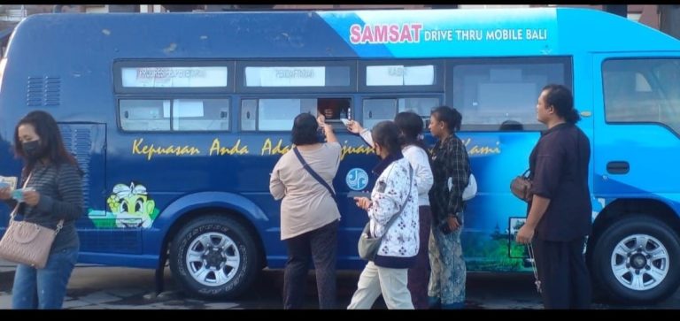 Layanan Samsat Keliling UPTD. Pelayanan Pajak Dan Retribusi Daerah Provinsi Bali Di Kota Denpasar